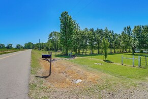 Quiet Atkins Home w/ Porch - Near Arkansas River!