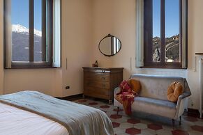 Villa Guardini with stunning lake view