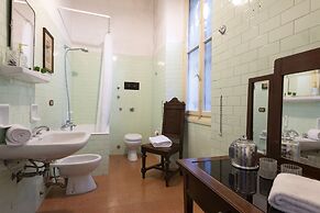 Villa Guardini with stunning lake view