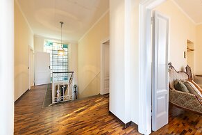 Villa Guardini with stunning lake view