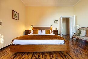 Villa Guardini with stunning lake view