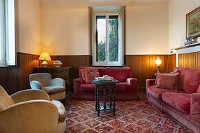 Villa Guardini with stunning lake view