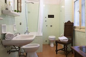 Villa Guardini with stunning lake view