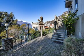 Villa Guardini with stunning lake view