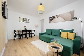 Cozy Two-bedroom Apartment by Renters