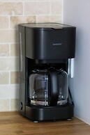 Cozy Two-bedroom Apartment by Renters