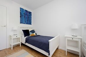 Cozy Two-bedroom Apartment by Renters