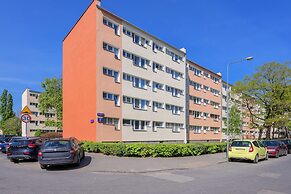 Cozy Two-bedroom Apartment by Renters