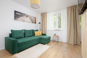 Cozy Two-bedroom Apartment by Renters