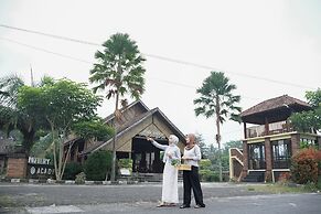 Borobudur Karanganyar House