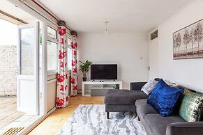 Spacious Home by Lee Valley Rafting Waltham Cross