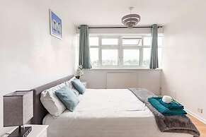 Spacious Home by Lee Valley Rafting Waltham Cross