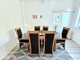 Spacious Haven with Free Parking