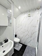 Spacious Haven with Free Parking