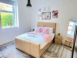 Spacious Haven with Free Parking