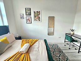 Spacious Haven with Free Parking