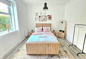 Spacious Haven with Free Parking