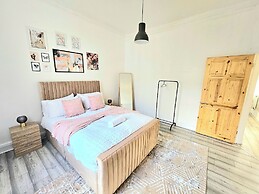 Spacious Haven with Free Parking