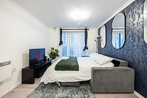 London Oasis Apartment Escape