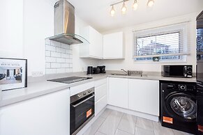London Oasis Apartment Escape