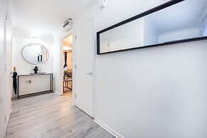 London Oasis Apartment Escape