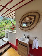 Finca La Macarena by Welttisch
