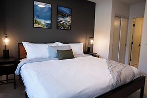 Birdies and Bears by Revelstoke Vacation