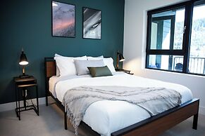 Birdies and Bears by Revelstoke Vacation