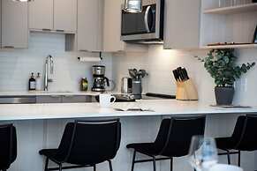 Birdies and Bears by Revelstoke Vacation