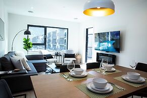 Birdies and Bears by Revelstoke Vacation