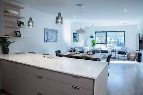 Birdies and Bears by Revelstoke Vacation