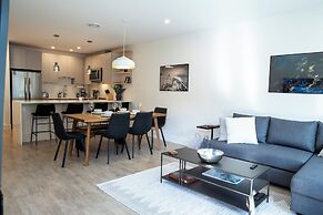 Birdies and Bears by Revelstoke Vacation