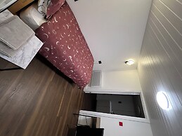 OYO Welsh Holiday Accommodation - Modern Stay