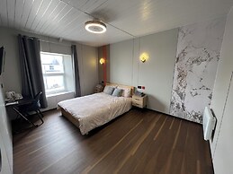 OYO Welsh Holiday Accommodation - Modern Stay
