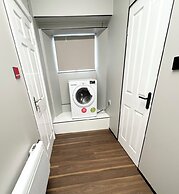 OYO Welsh Holiday Accommodation - Modern Stay