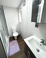 OYO Welsh Holiday Accommodation - Modern Stay
