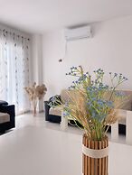 Comfortable Sea View Apartment