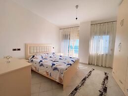 Comfortable Sea View Apartment