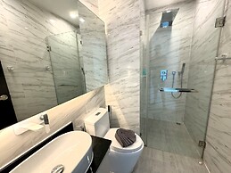 Convenient studio at Oceana by Lofty