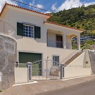 Familia Teixeira House by Atlantic Holiday