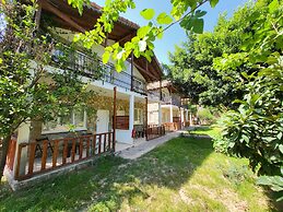 Yedi (7) Boutique Hotel