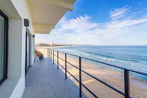 Cabo Break Hotel