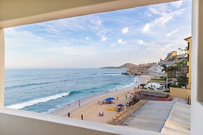 Cabo Break Hotel