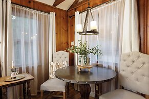 Arrowhead Pine Rose Cabins
