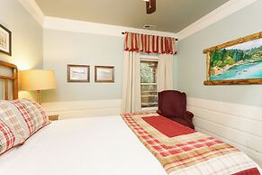 Arrowhead Pine Rose Cabins