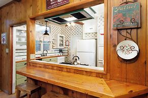 Arrowhead Pine Rose Cabins