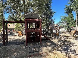 Arrowhead Pine Rose Cabins
