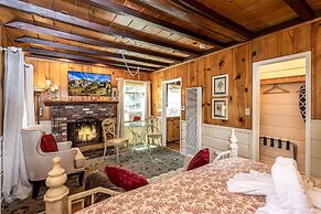 Arrowhead Pine Rose Cabins