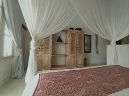 VILLA BELLA SESEH