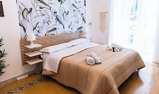 Mini suite with kitchen